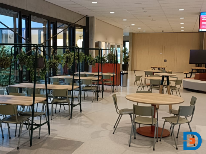 Sfeervolle leerling kantine ROC van Twente Wethouderbeverstraat